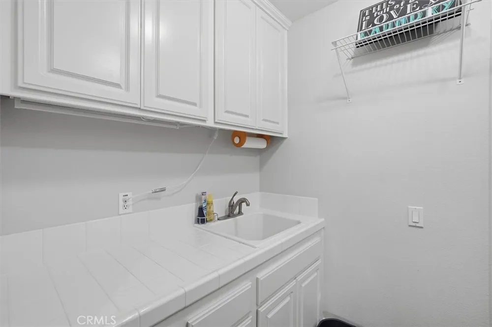 22064 Gold Canyon Saugus, CA 91390