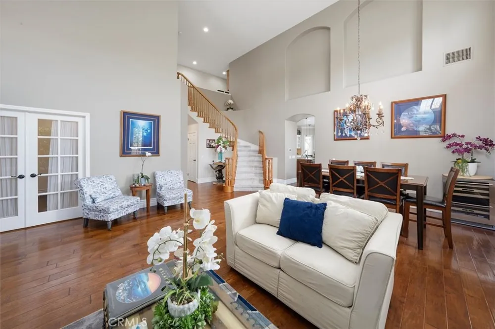 22064 Gold Canyon Saugus, CA 91390