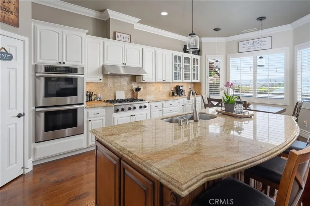 22064 Gold Canyon Saugus, CA 91390