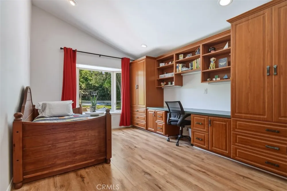 4237 Ellenita Tarzana, CA 91356