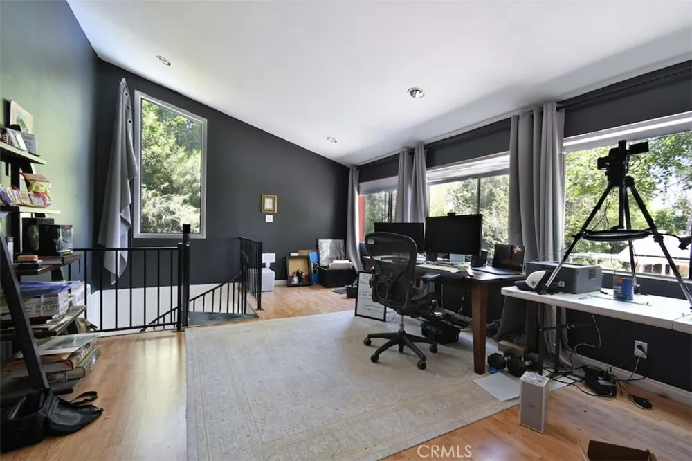 4237 Ellenita Tarzana, CA 91356