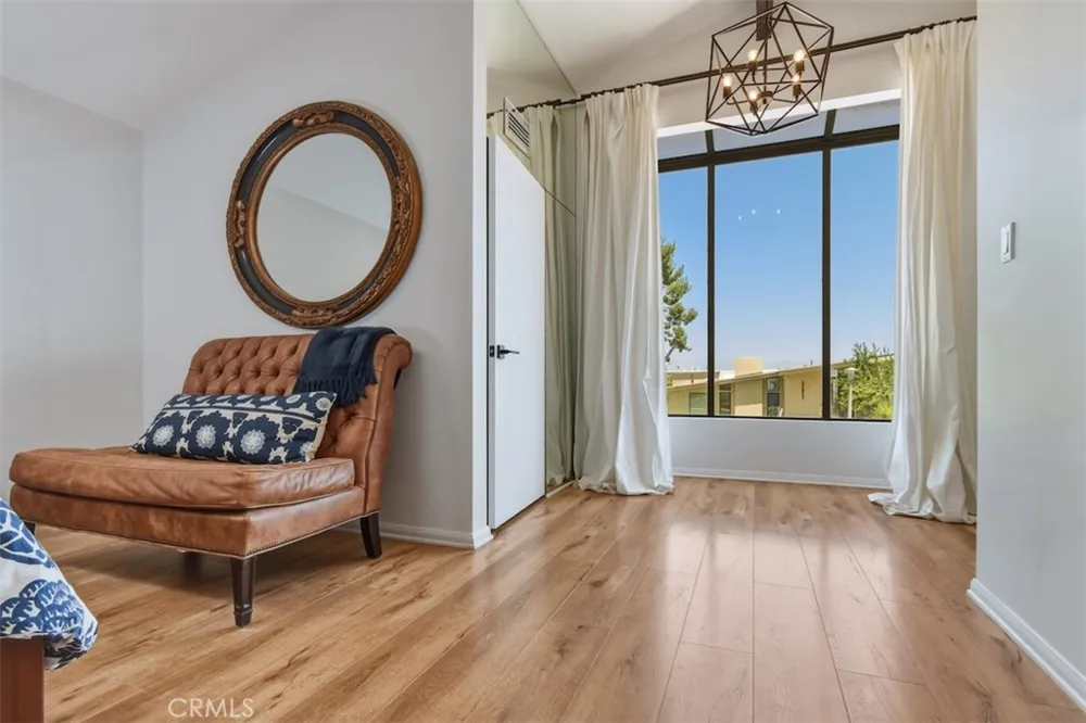 4237 Ellenita Tarzana, CA 91356
