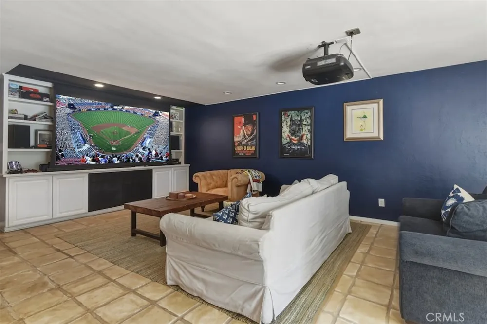 4237 Ellenita Tarzana, CA 91356