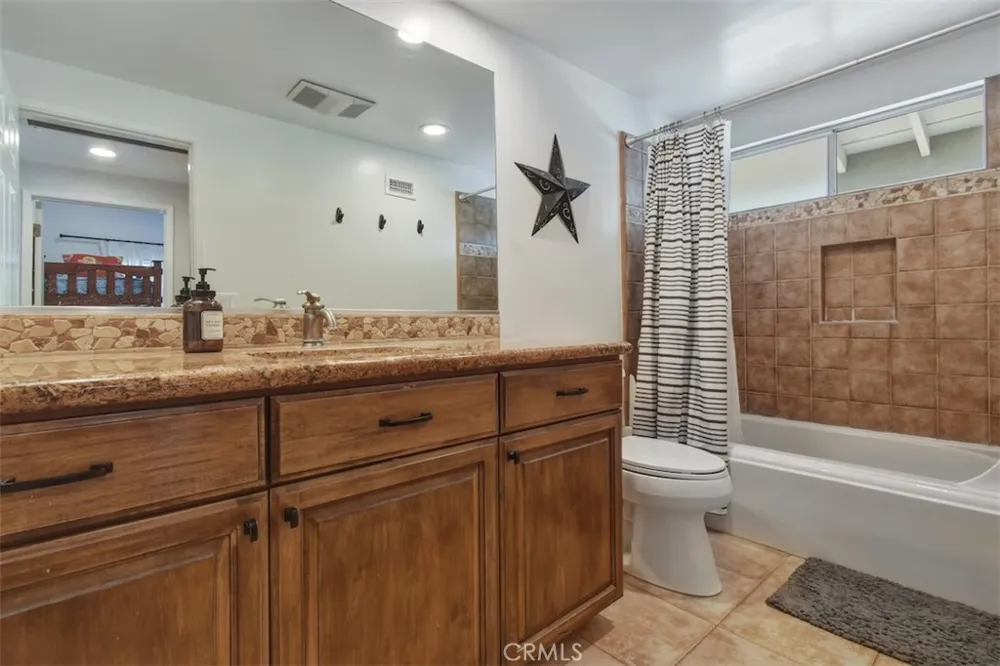 4237 Ellenita Tarzana, CA 91356
