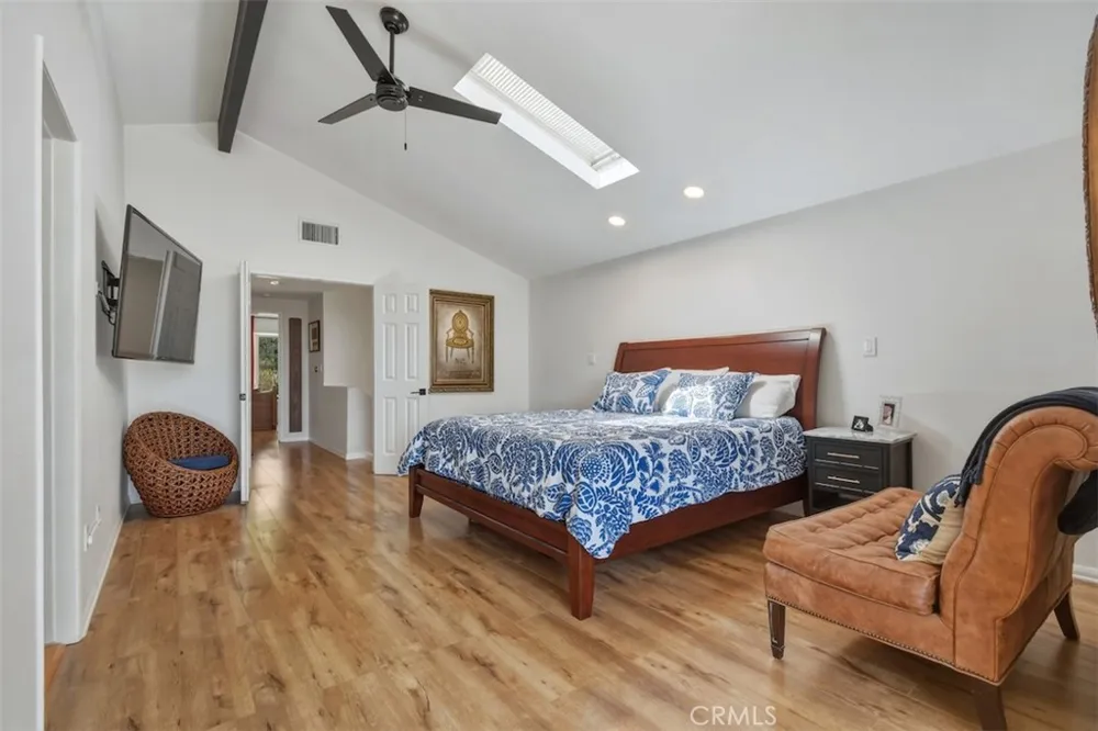 4237 Ellenita Tarzana, CA 91356