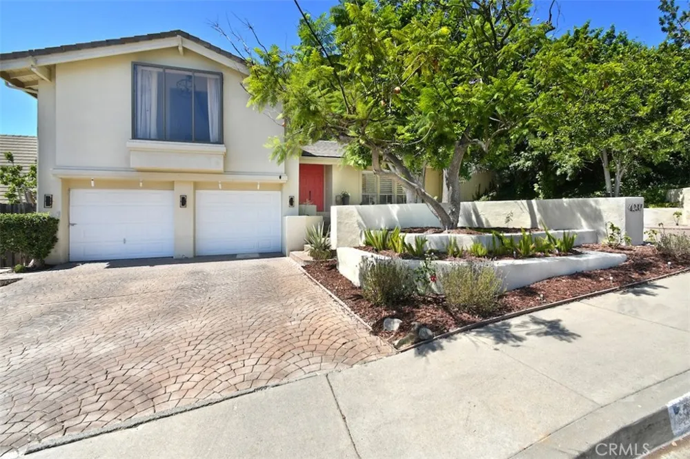 4237 Ellenita Tarzana, CA 91356