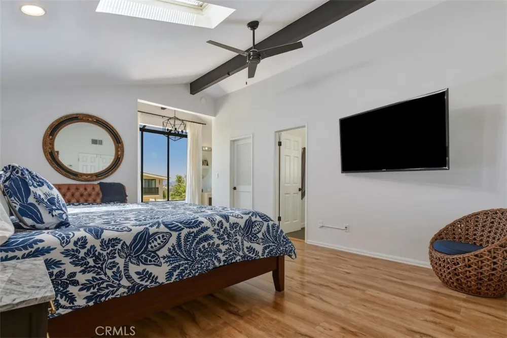 4237 Ellenita Tarzana, CA 91356