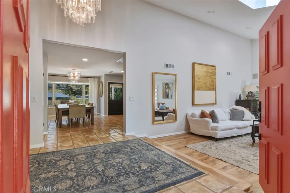 4237 Ellenita Tarzana, CA 91356