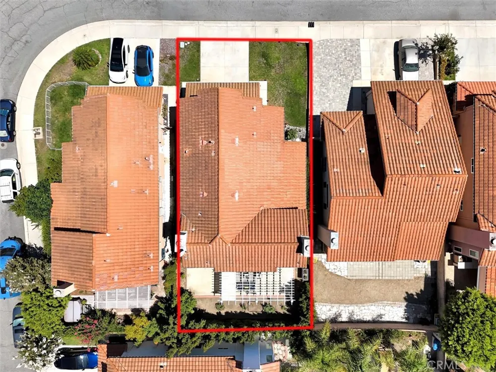 537 Savona Oak Park, CA 91377