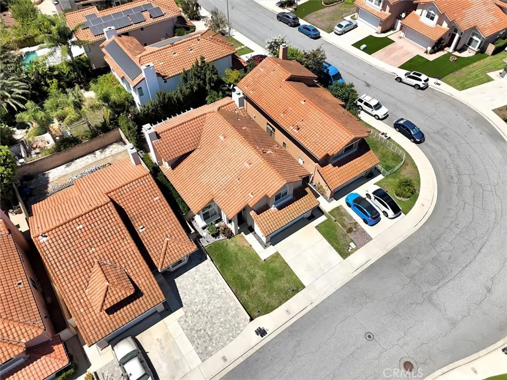 537 Savona Oak Park, CA 91377