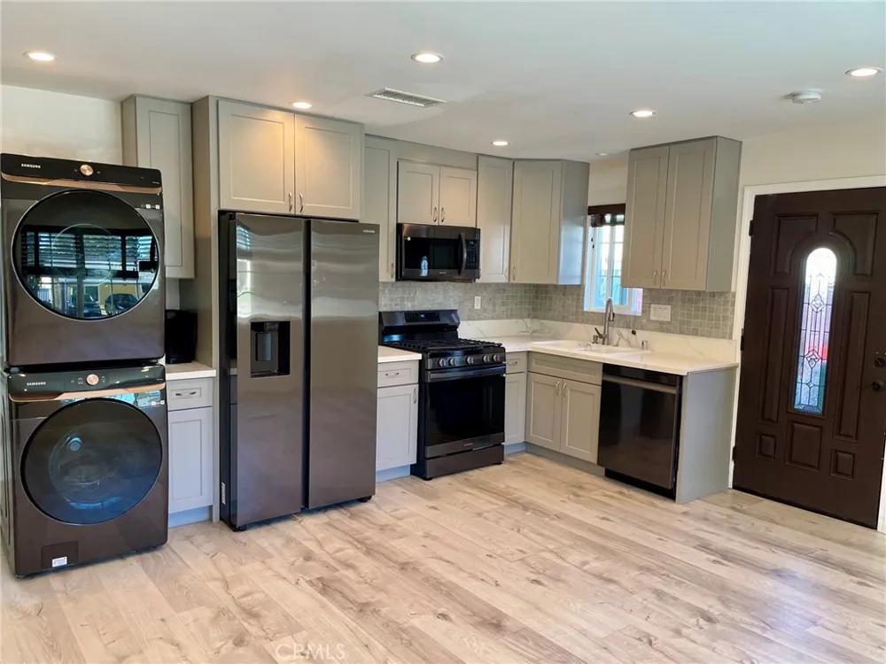 22953 Blythe Street West Hills, CA 91304
