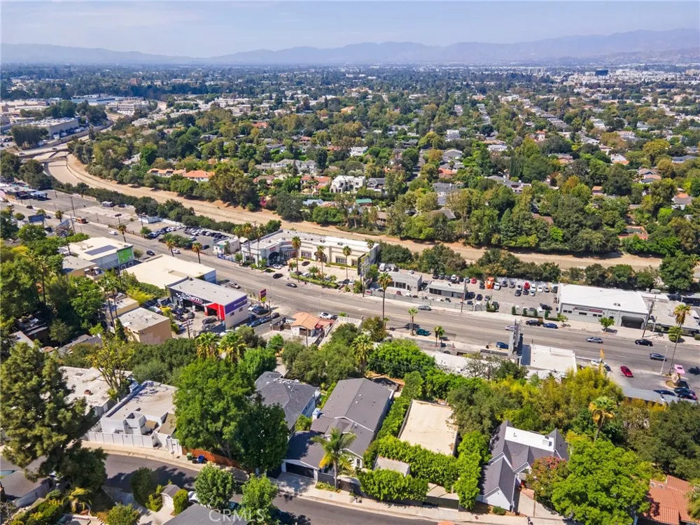 11553 Sunshine Terrace Studio City, CA 91604