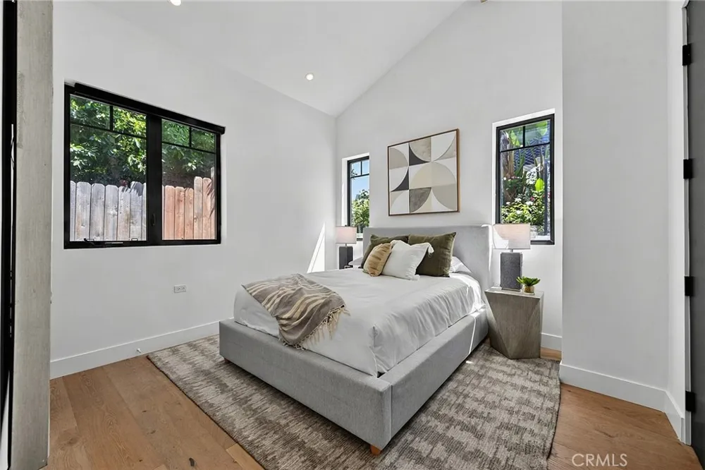 11553 Sunshine Terrace Studio City, CA 91604