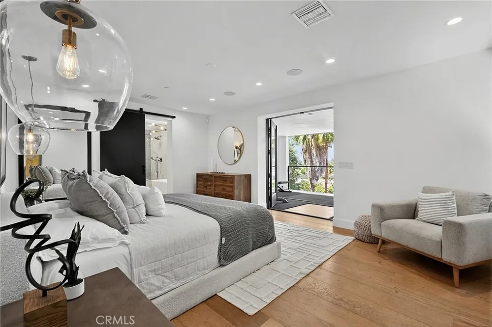 11553 Sunshine Terrace Studio City, CA 91604