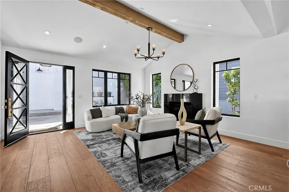 11553 Sunshine Terrace Studio City, CA 91604