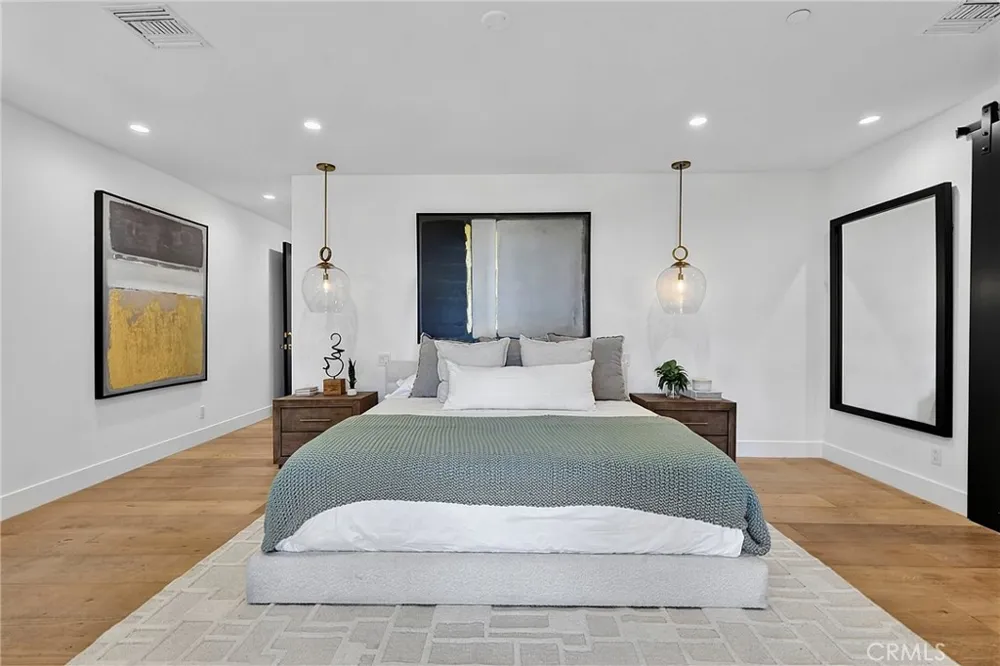 11553 Sunshine Terrace Studio City, CA 91604