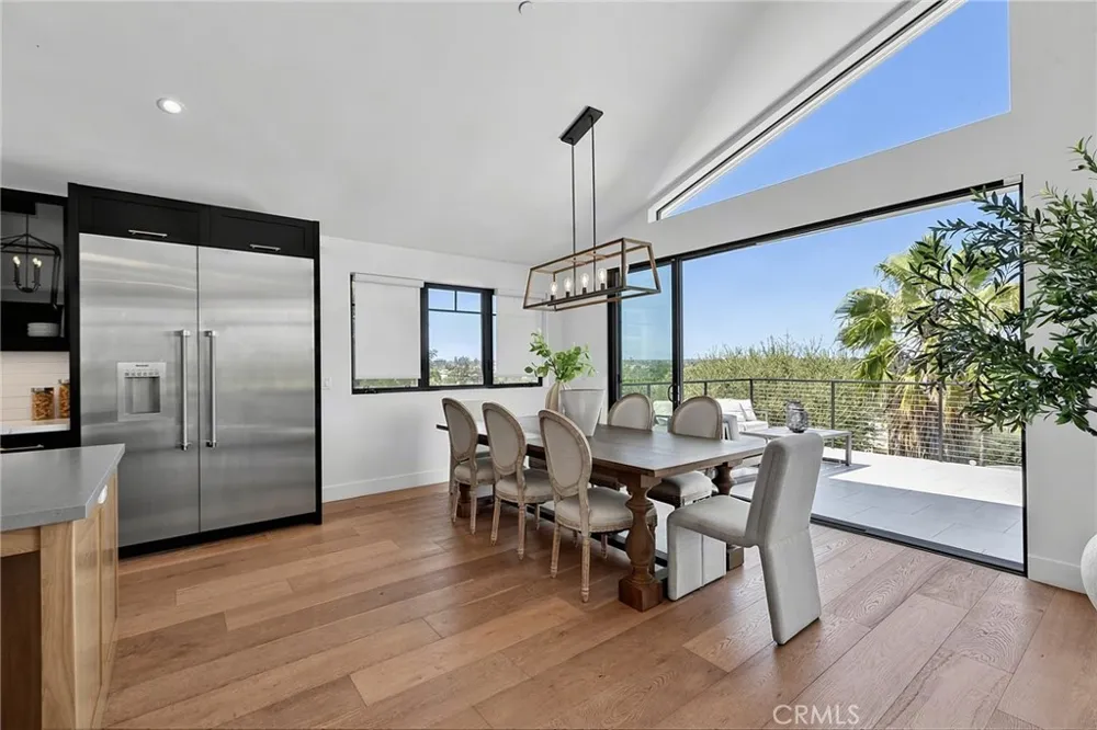 11553 Sunshine Terrace Studio City, CA 91604