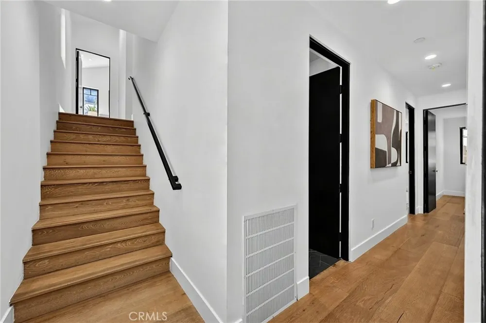 11553 Sunshine Terrace Studio City, CA 91604