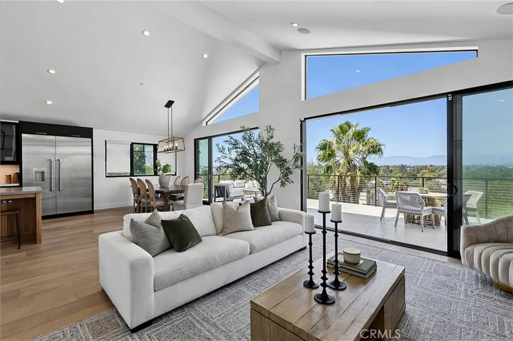 11553 Sunshine Terrace Studio City, CA 91604