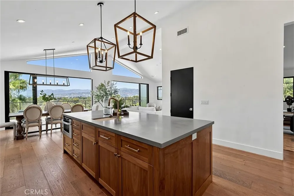 11553 Sunshine Terrace Studio City, CA 91604