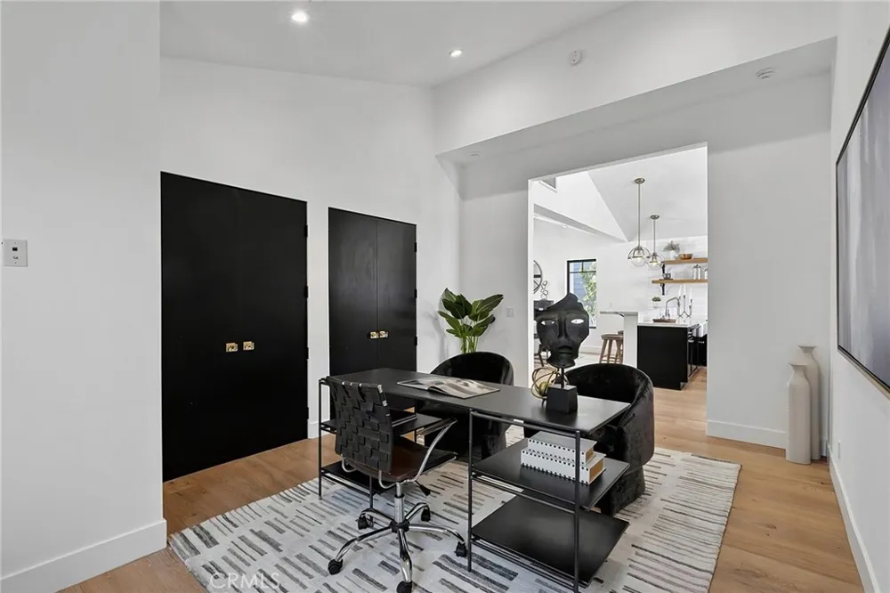 11553 Sunshine Terrace Studio City, CA 91604