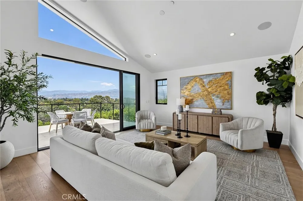 11553 Sunshine Terrace Studio City, CA 91604