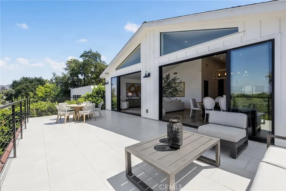 11553 Sunshine Terrace Studio City, CA 91604