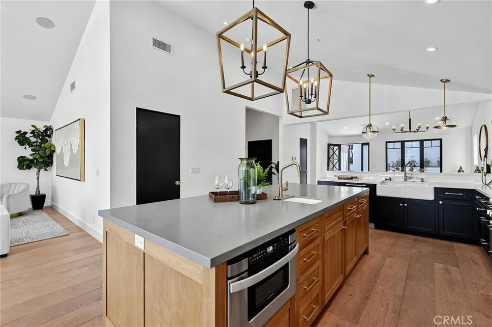11553 Sunshine Terrace Studio City, CA 91604