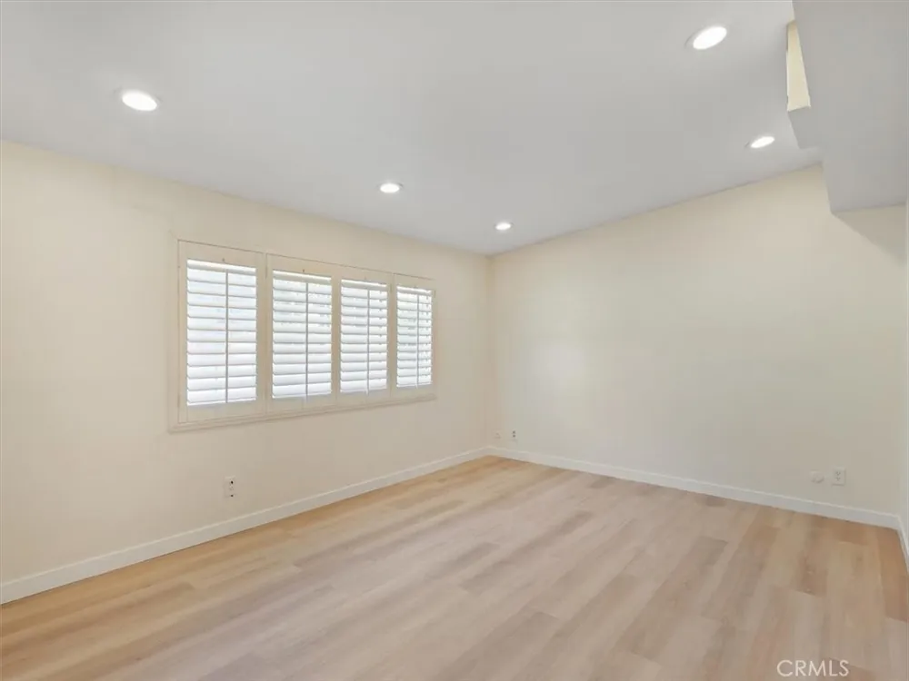 8501 Enfield Avenue Northridge, CA 90011