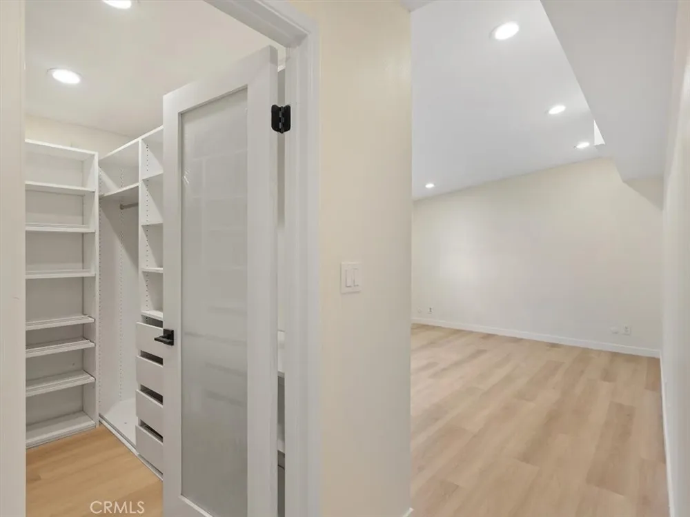 8501 Enfield Avenue Northridge, CA 90011