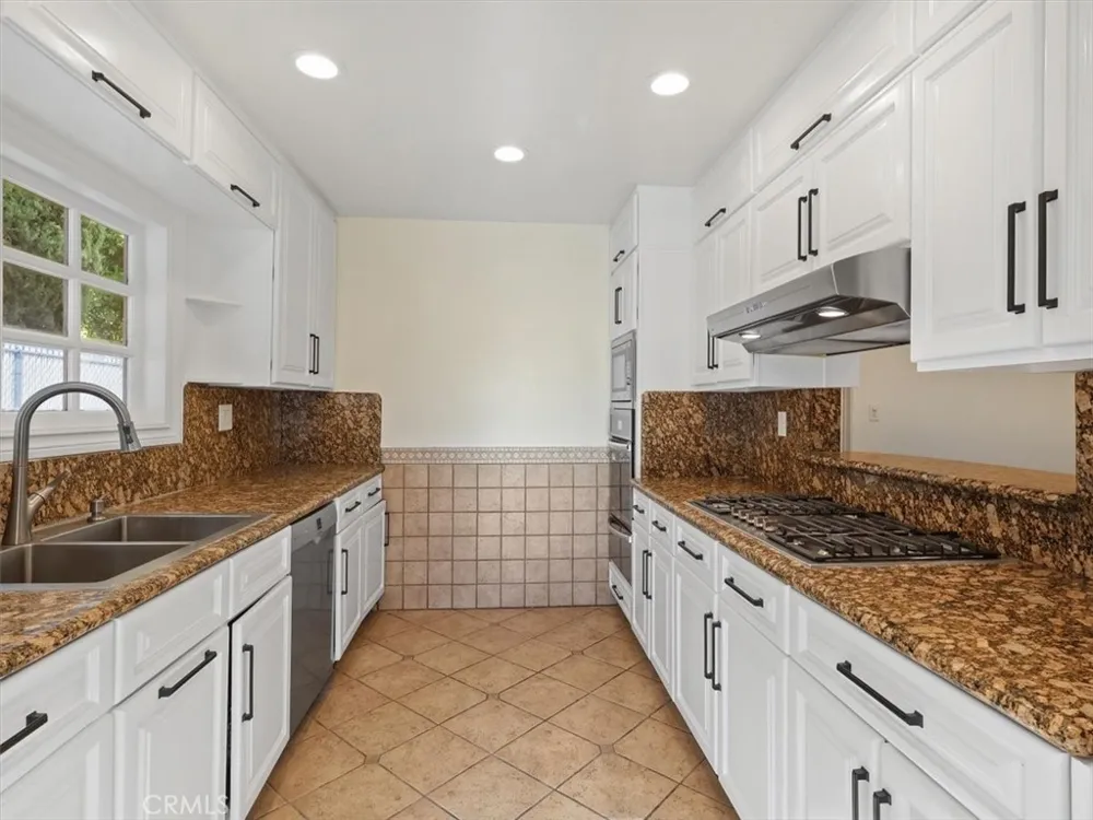 8501 Enfield Avenue Northridge, CA 90011