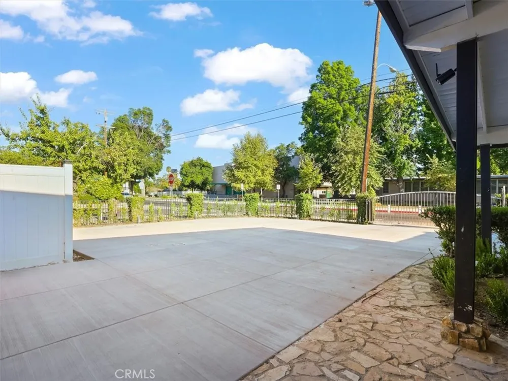 8501 Enfield Avenue Northridge, CA 90011