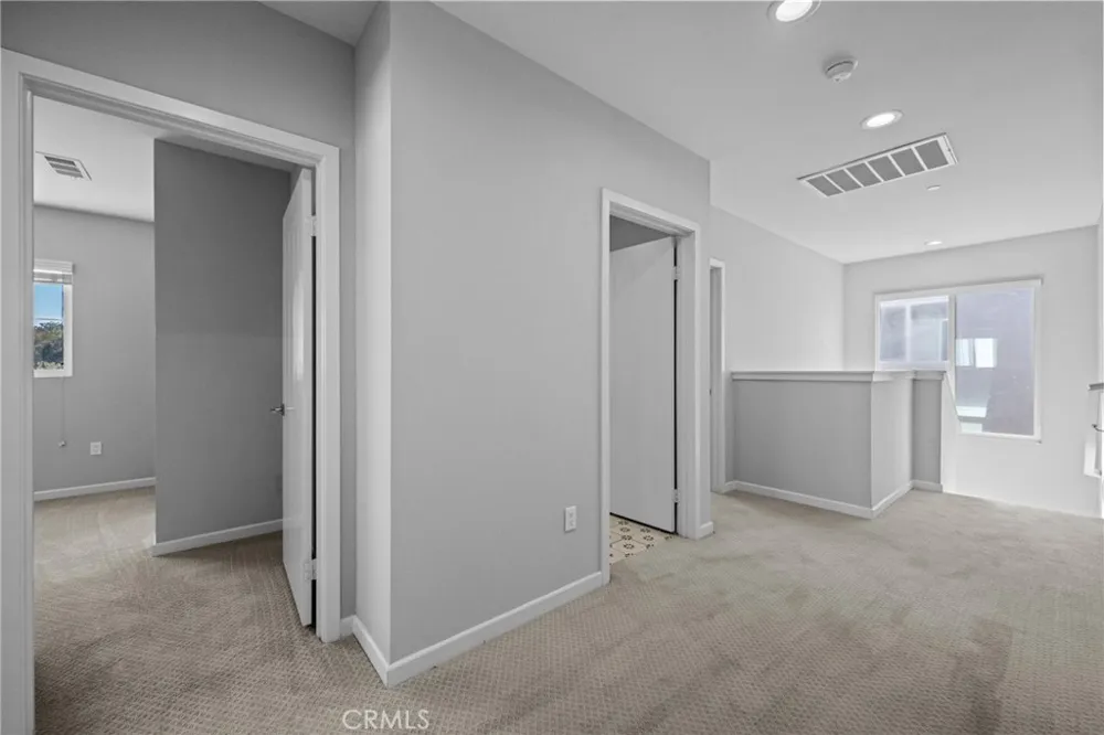 15607 W Lilli Way Van Nuys, CA 91406
