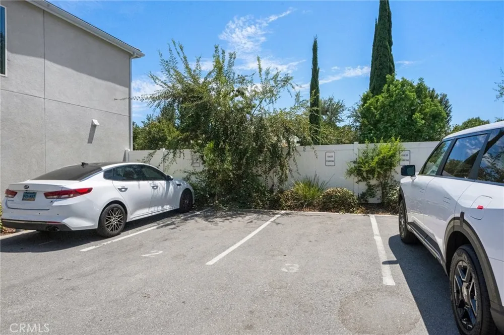 15607 W Lilli Way Van Nuys, CA 91406