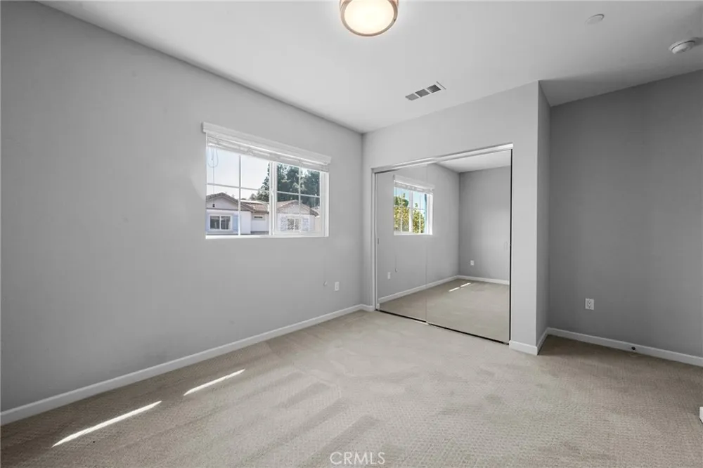 15607 W Lilli Way Van Nuys, CA 91406