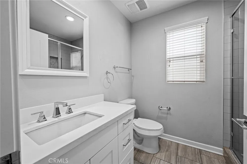 15607 W Lilli Way Van Nuys, CA 91406