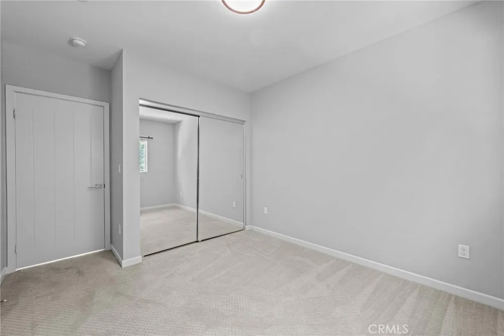 15607 W Lilli Way Van Nuys, CA 91406