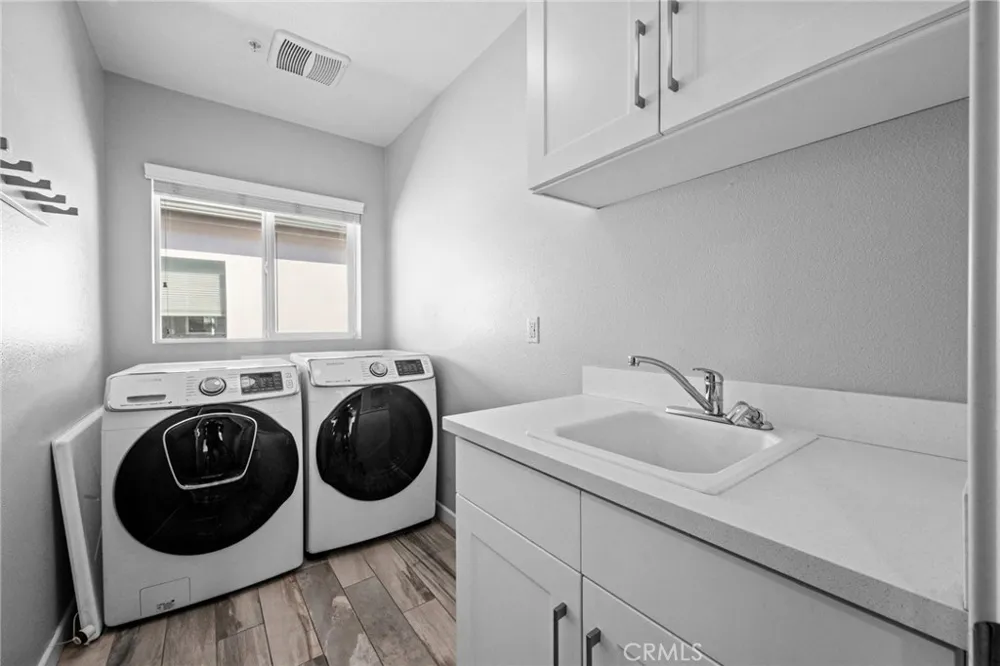 15607 W Lilli Way Van Nuys, CA 91406