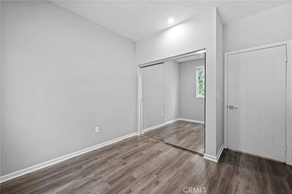 15607 W Lilli Way Van Nuys, CA 91406