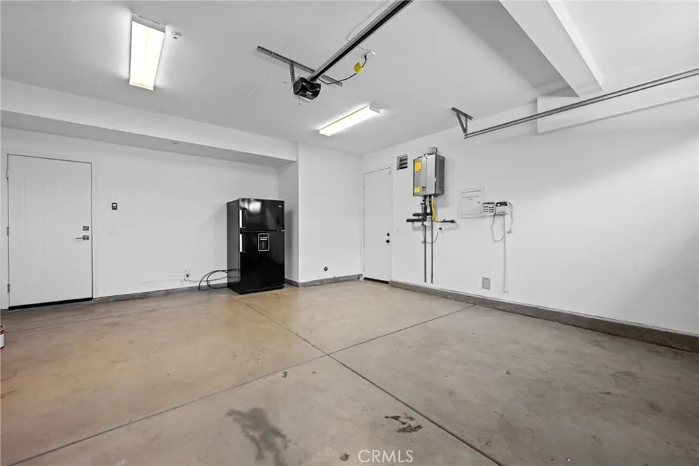 15607 W Lilli Way Van Nuys, CA 91406