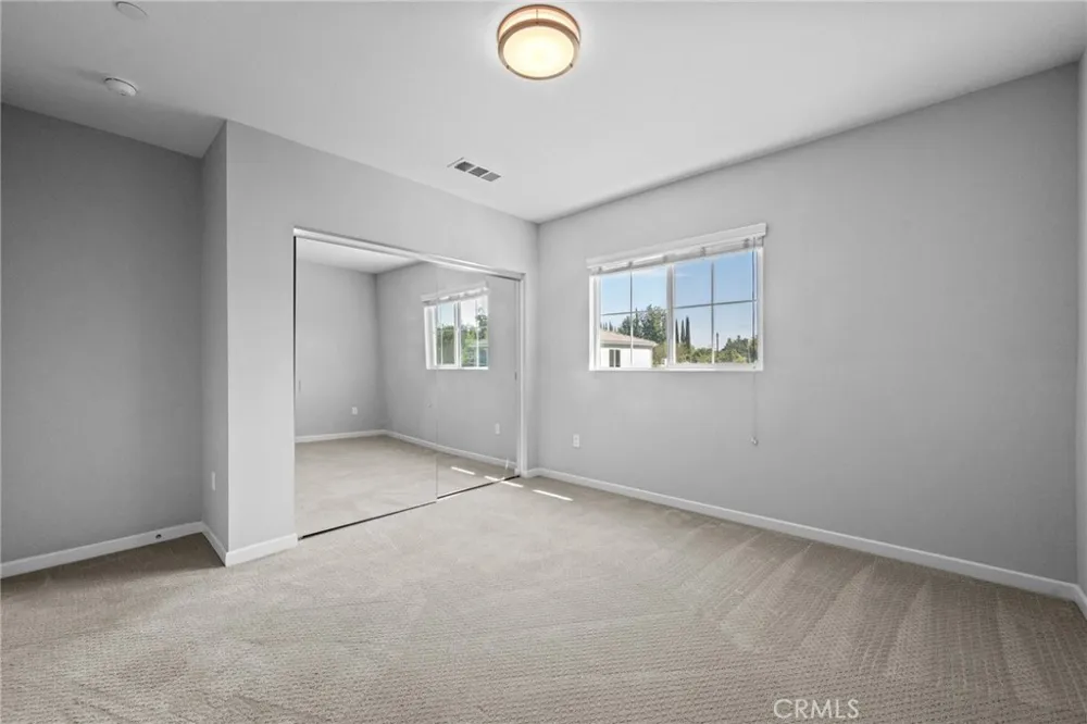 15607 W Lilli Way Van Nuys, CA 91406
