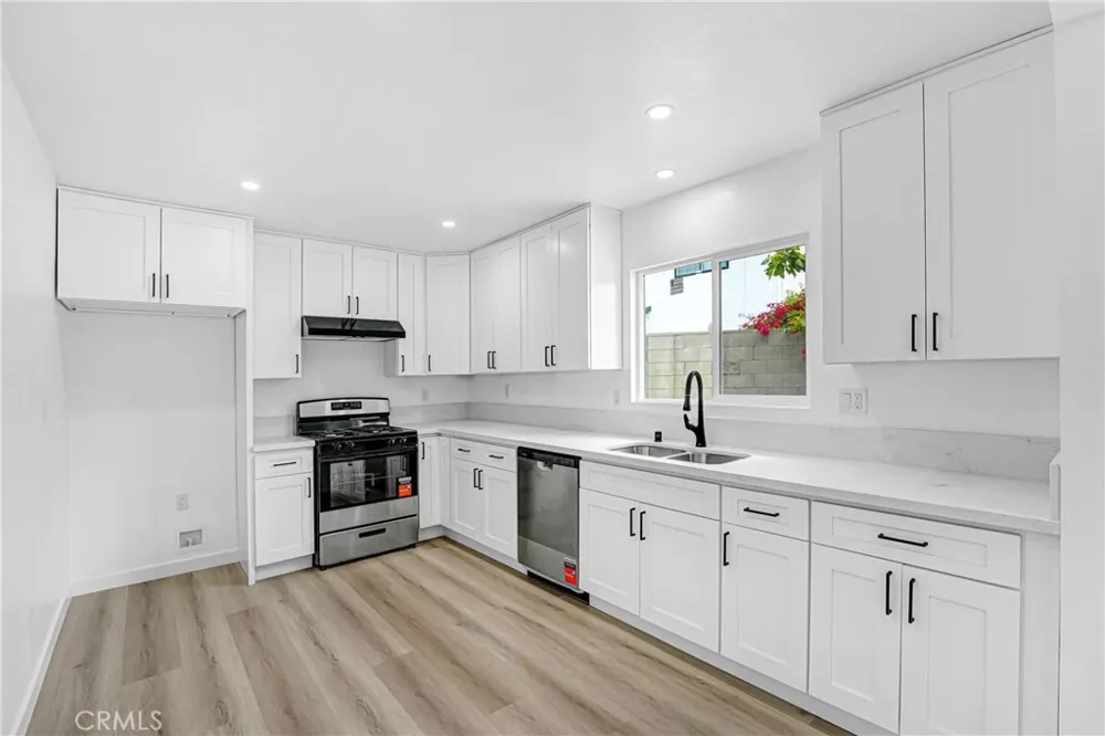 13260 Winfield Panorama City, CA 91402