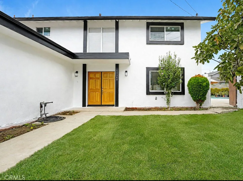 13260 Winfield Panorama City, CA 91402