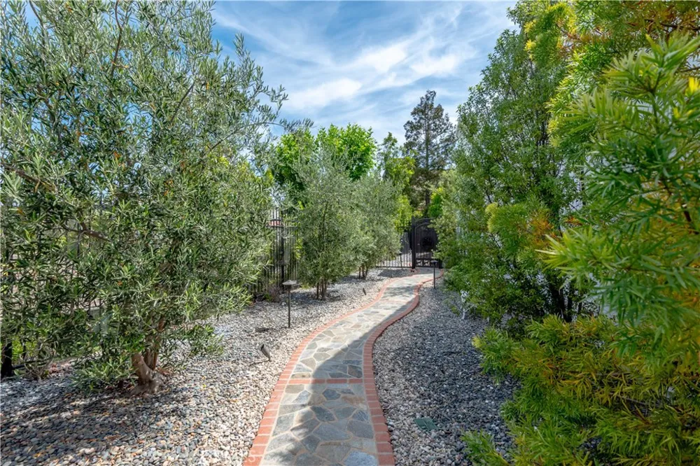1686 SYCAMORE CANYON Westlake Village, CA 91361