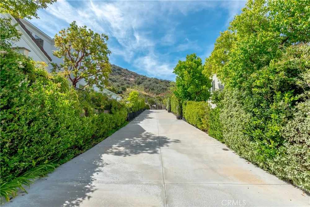 1686 SYCAMORE CANYON Westlake Village, CA 91361