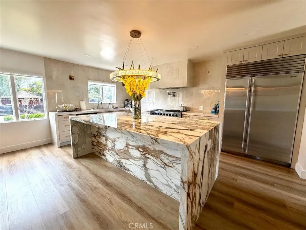 5439 Gentry Valley Village, CA 91607