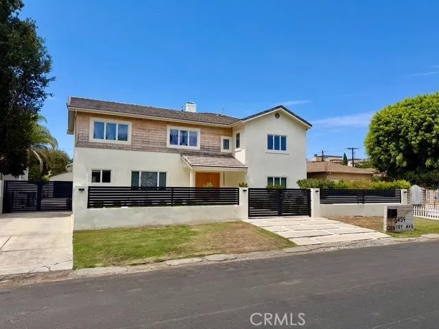5439 Gentry Valley Village, CA 91607