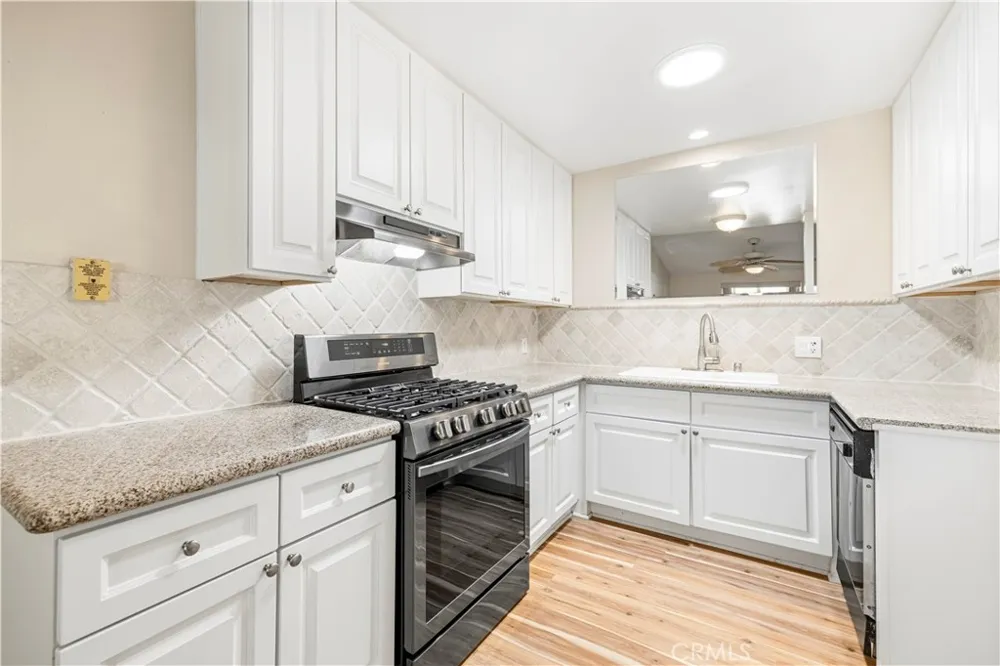 19231 Avenue Of The Oaks #A Newhall, CA 91321