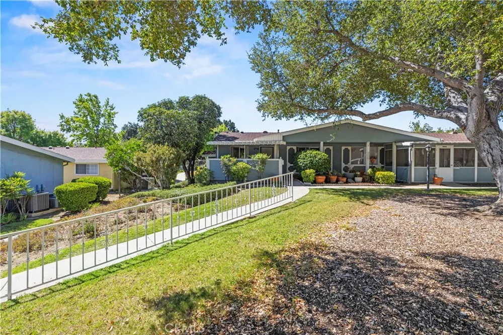19231 Avenue Of The Oaks #A Newhall, CA 91321