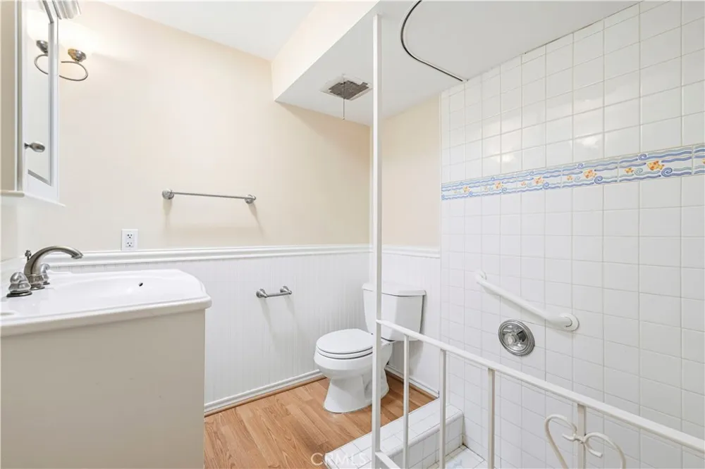 19231 Avenue Of The Oaks #A Newhall, CA 91321